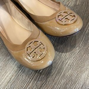 Tory Burch Patent Caroline Flats